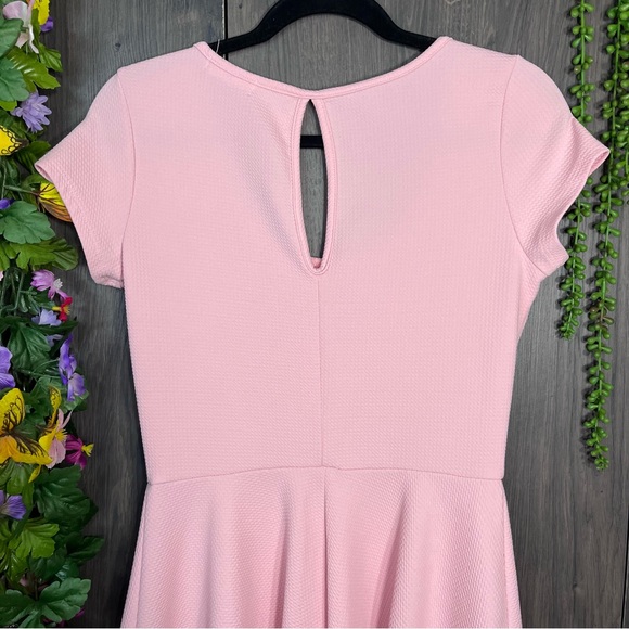 {💙2/$40💙Banana Lemon Pink Short Sleeve Fit & Flare Mini Dress Size M - Picture 13 of 15